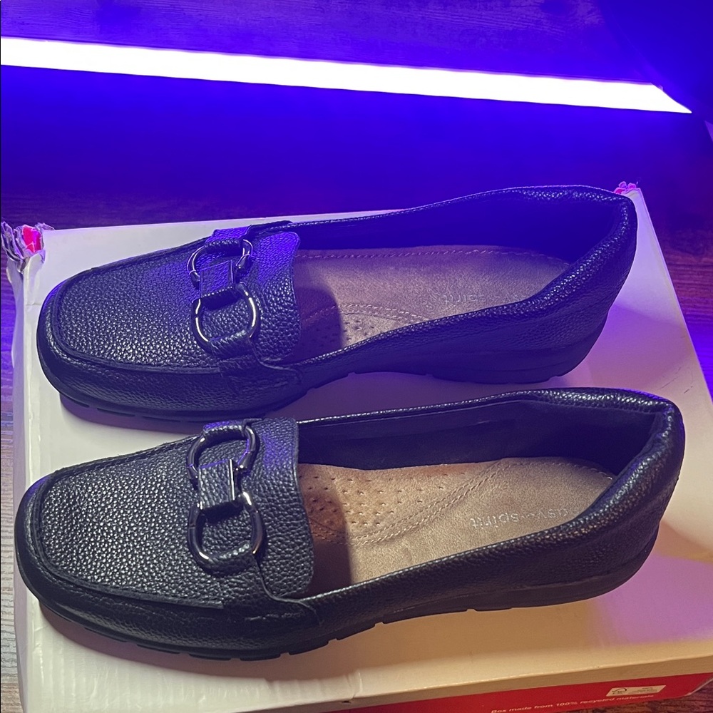 Easy Spirit Black Leather Loafers – Women’s Size 7